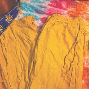 Flowy yellow hippie pants 🌼